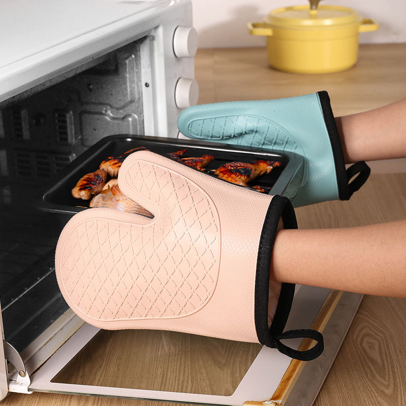 قطعتان من قفازات العزل الحراري - مراجعة Oven Mitt Silicone وسعره