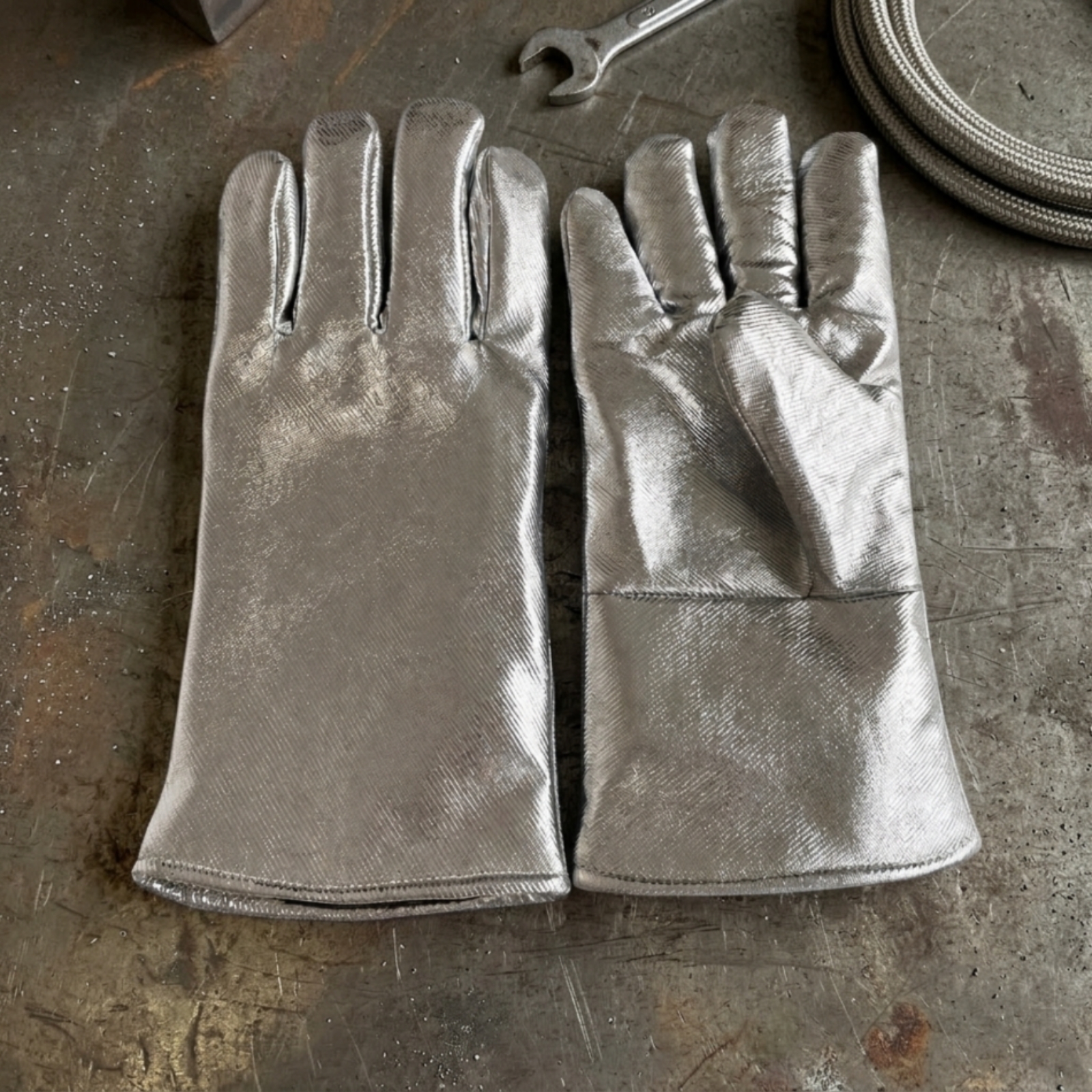 قفازات مقاومة للحرارة، قفازات  - مراجعة Heat Resistant Glove وسعره